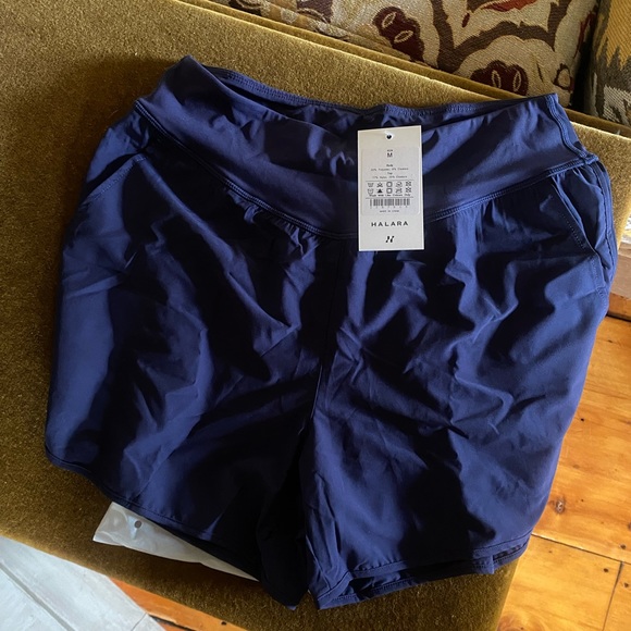 Halara Breezeful High Waisted Pocket Shorts M NWT - Picture 3 of 3